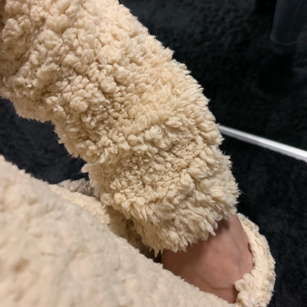 Super fuzzy teddy coat! Brand new size small - Picture 5 of 5